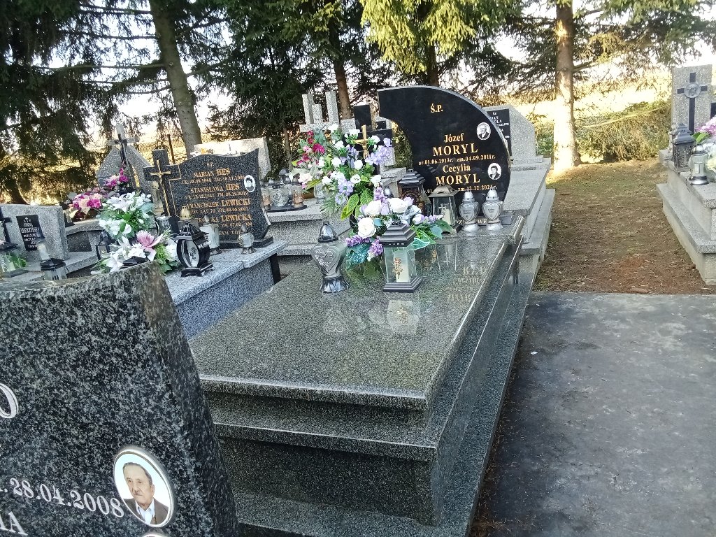 Grób Cecylia Moryl